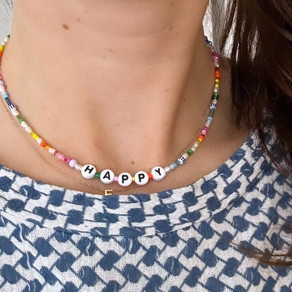 HAPPY – Buntes Süßwasserperlen-Armband oder Halskette