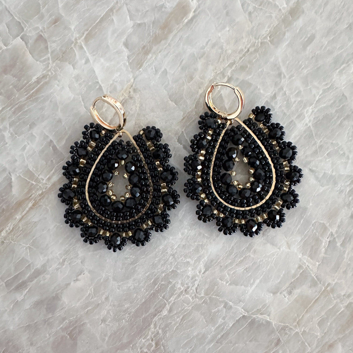 Julie – handgenähte Perlen Ohrringe