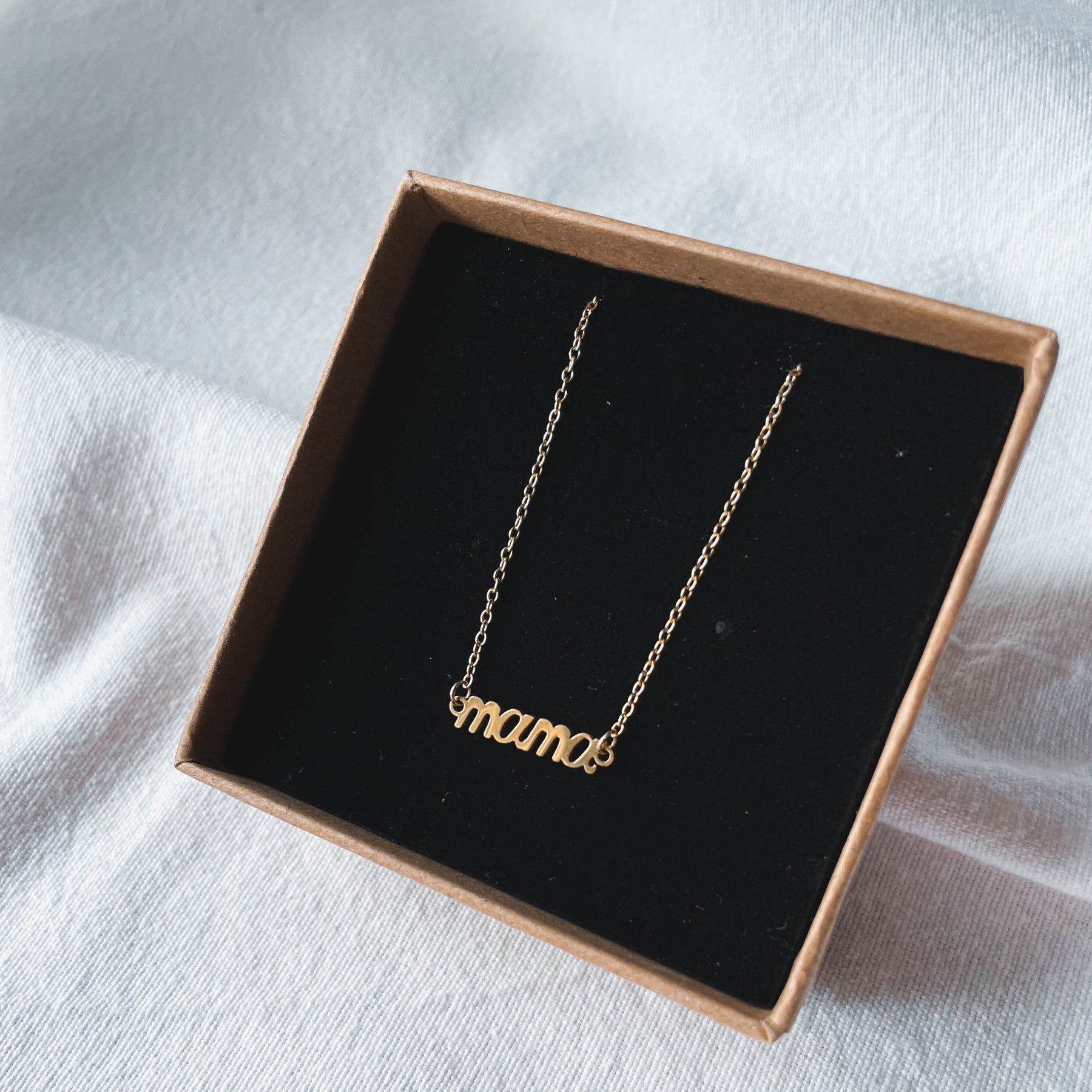 Mama - 18k echt-vergoldete Halskette mit Mama-Schriftzug