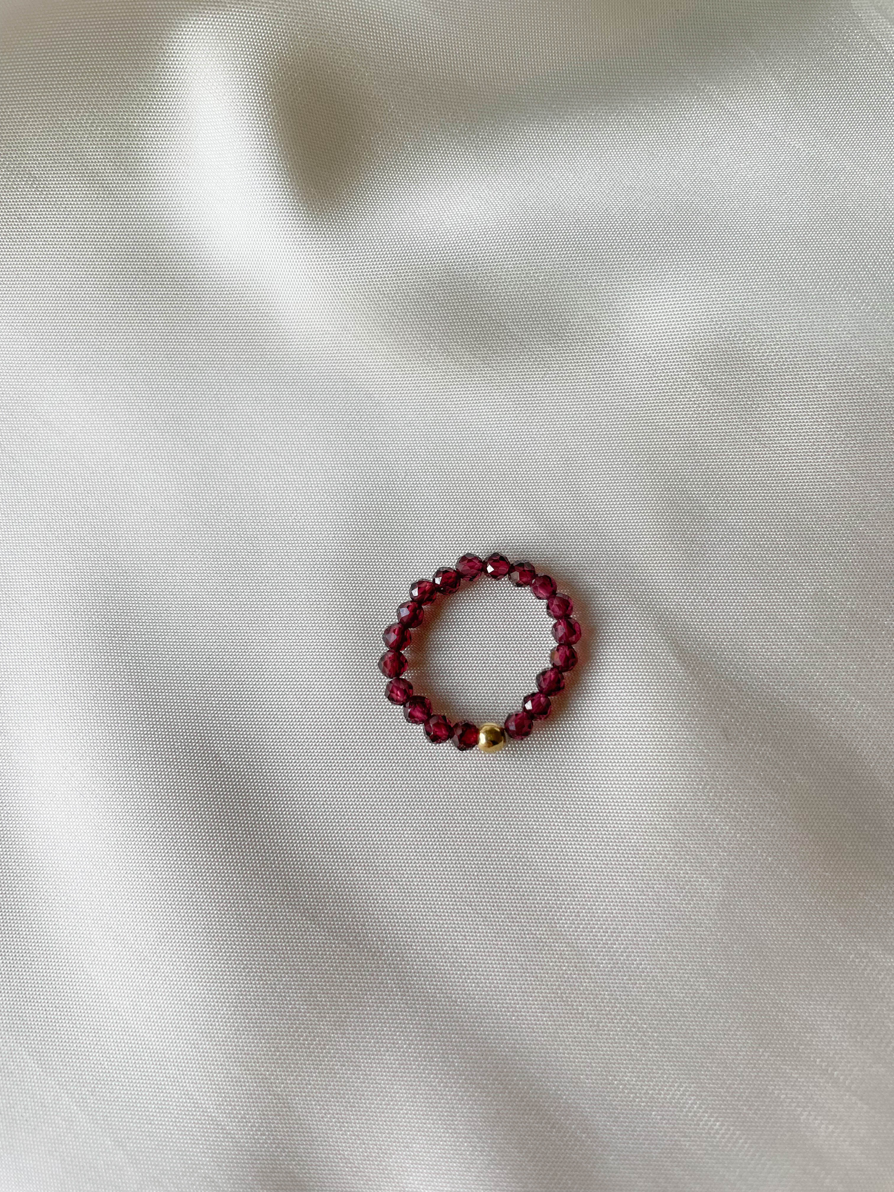Edelstein - Ring in verschiedenen Heilstein-Varianten