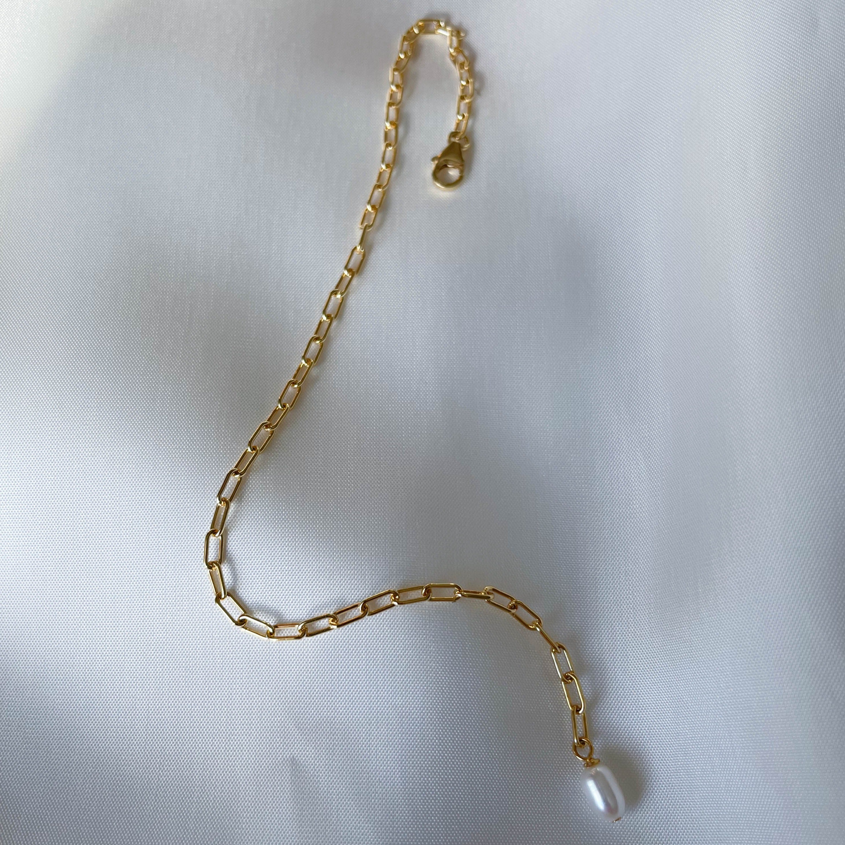 Florence - 18k hochwertig vergoldetes Glieder-Armband mit Süßwasserperlen-Anhänger