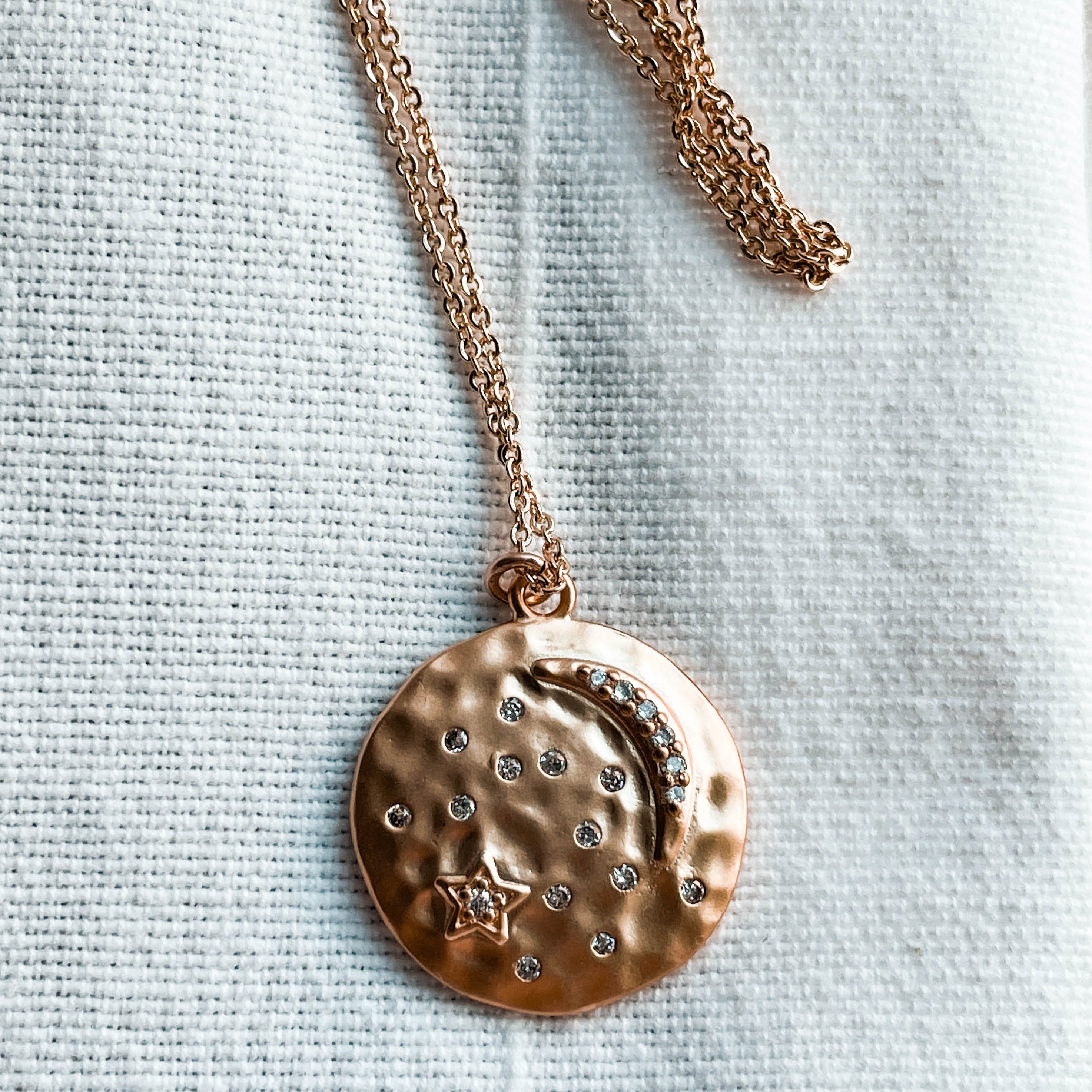 The Universe - lange 24k vergoldete Kette mit Gold filled Anhänger