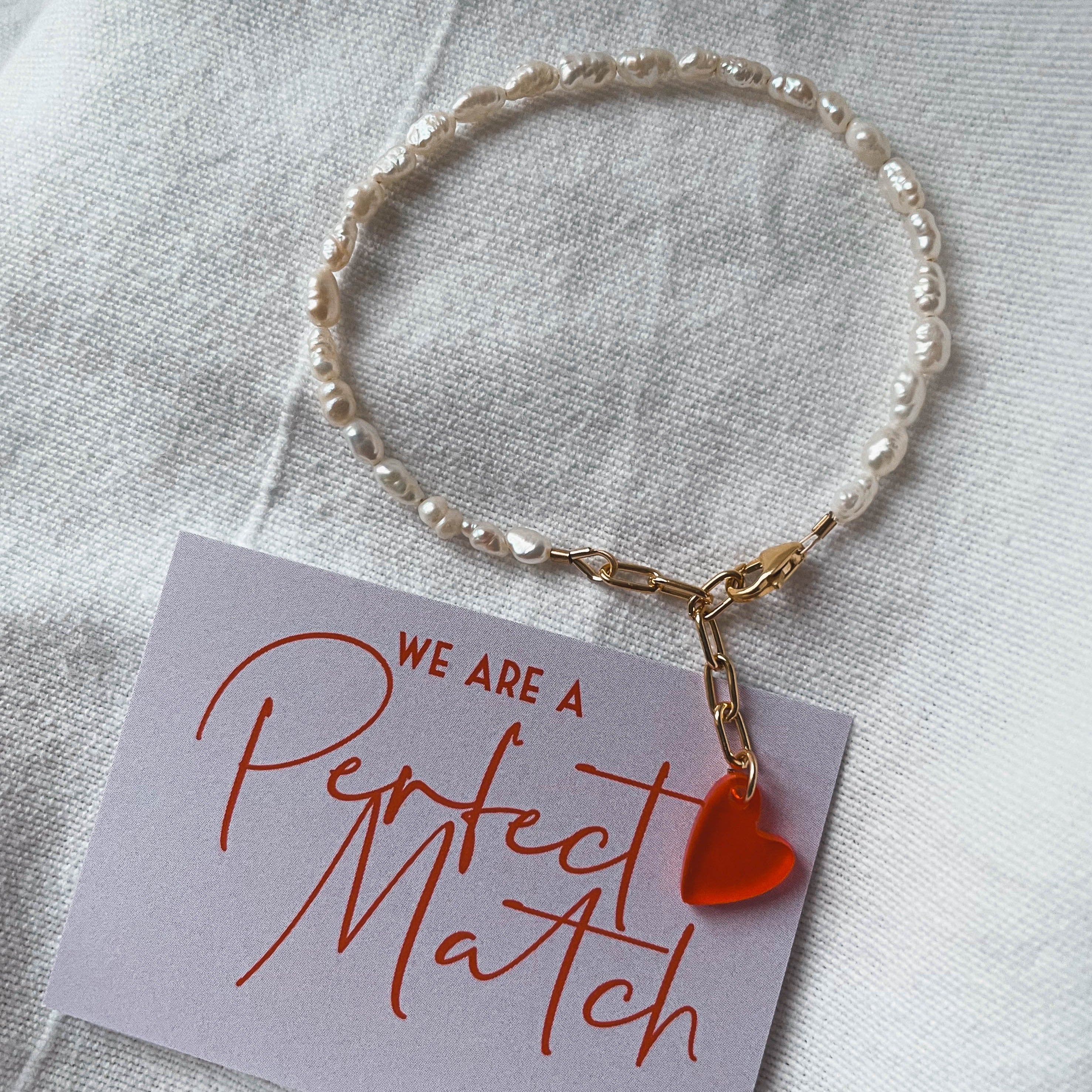 Valentina - Reines Süßwasserperlen-Armband mit Herz-Anhänger (in 3 Farben)