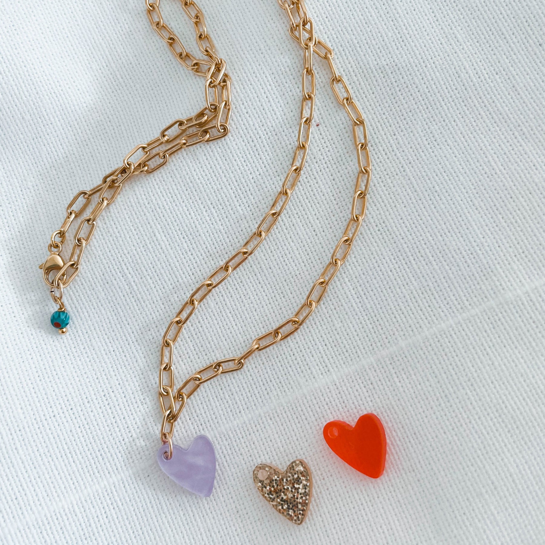 The Feelgood - 18k vergoldete Glieder-Kette oder Armband mit Herz Anhänger (in 3 Farben)