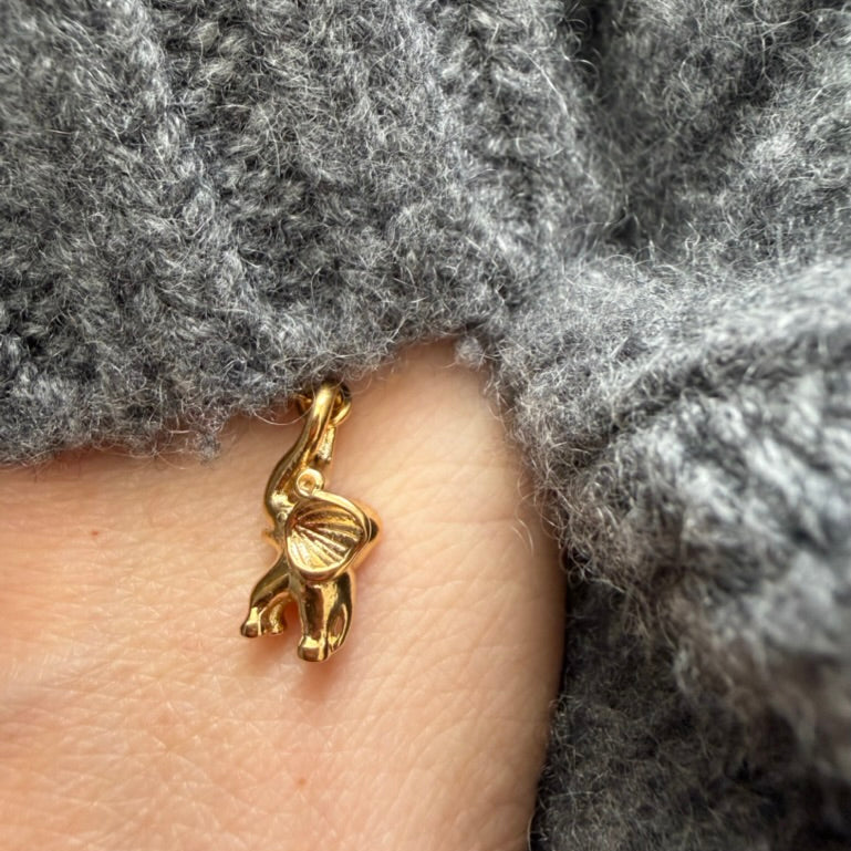 Lucky Elephant - Reines Süßwasserperlen-Armband mit Elefant-Anhänger