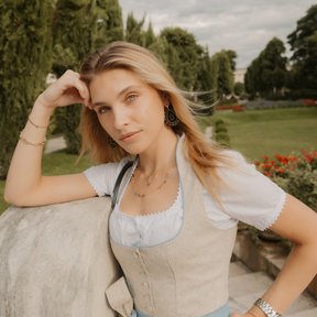 Julie – handgenähte Perlen Ohrringe