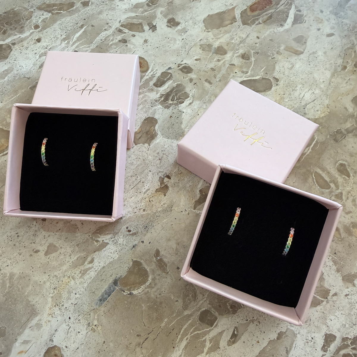 Rainbow Cleo - Mini Creolen mit bunten Zirkonia Steinen