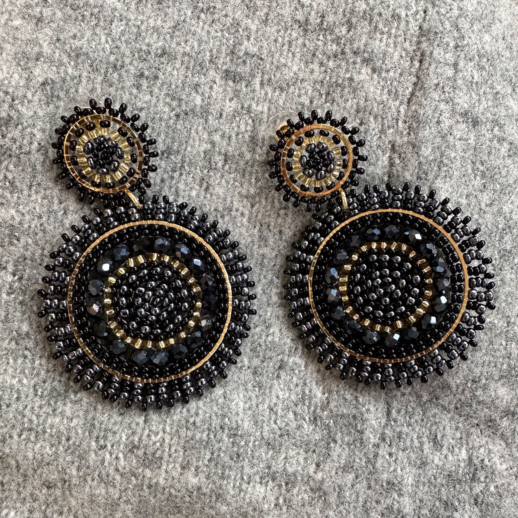 Julie – handgenähte Perlen Ohrringe