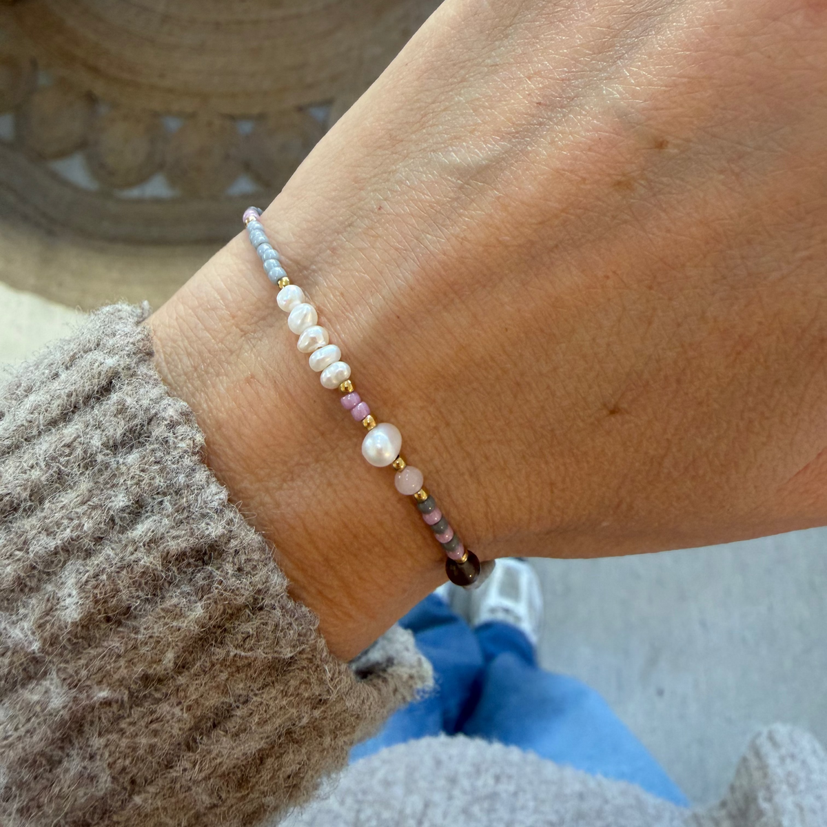 Bondi - Bunte Halskette oder Armband mit Süßwasserperlen & Edelsteinen