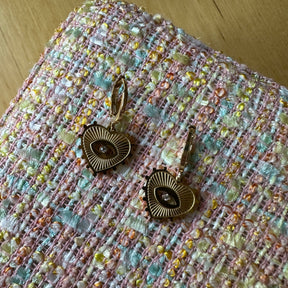 Maja – The Magic Eye Halskette & Mini Hoops