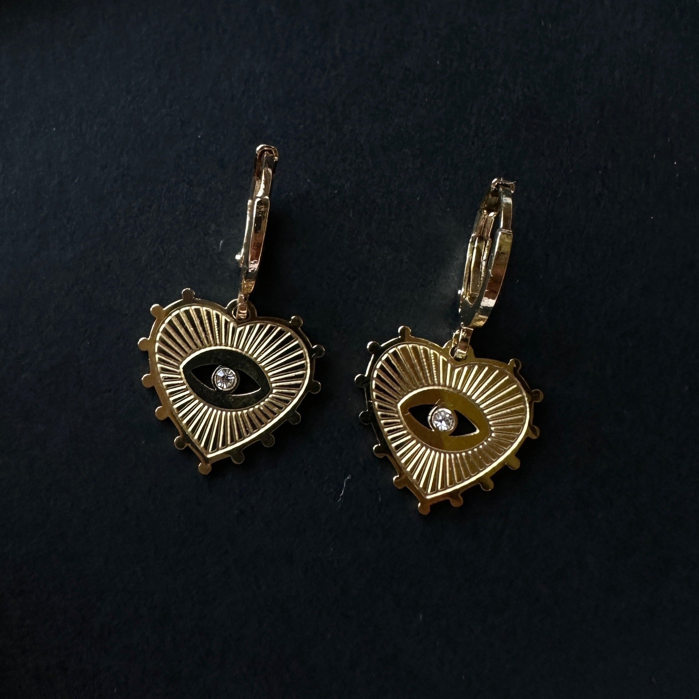 Maja – The Magic Eye Halskette & Mini Hoops