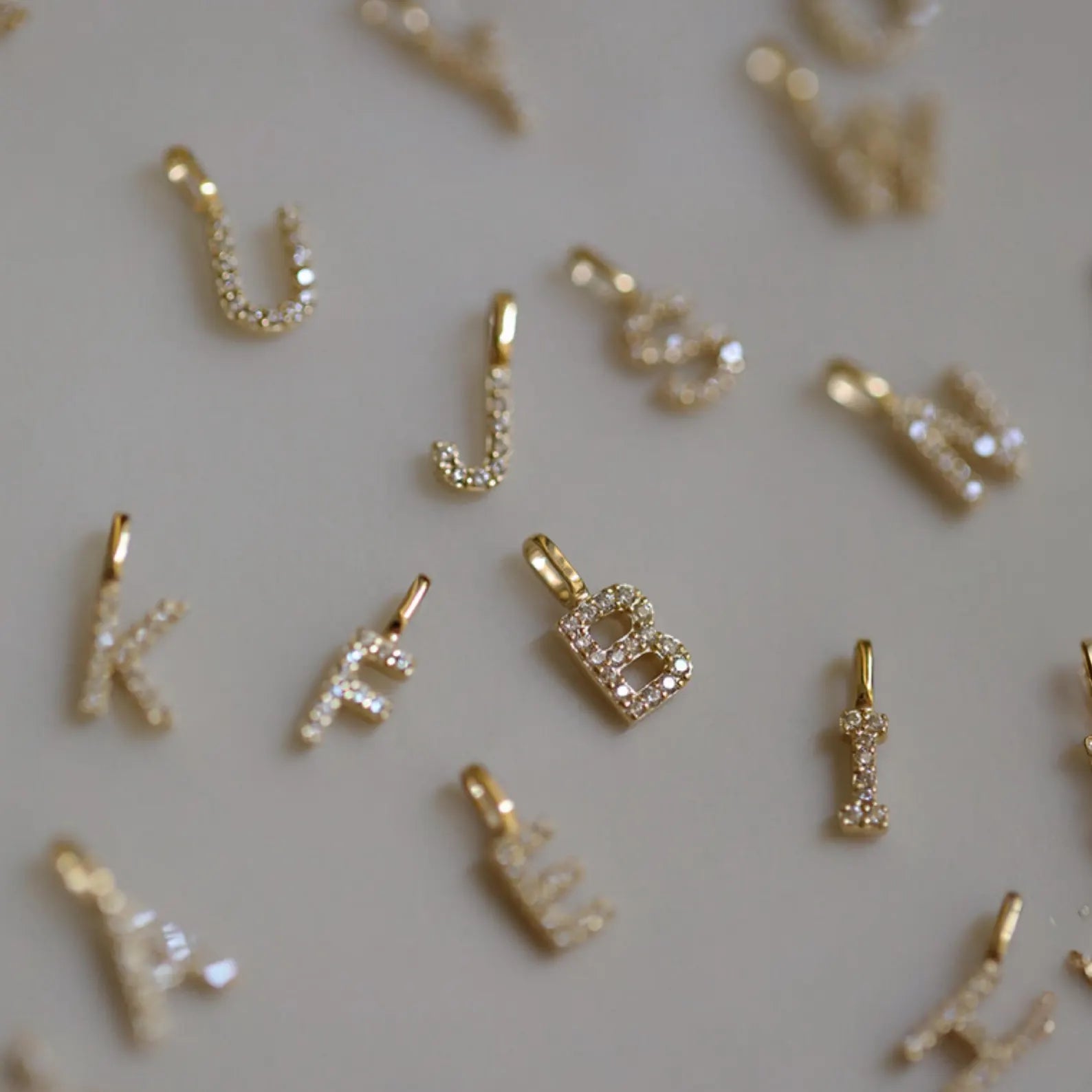 YOU - Gold Vermeil Letter Halskette mit Zirkonia Steinchen