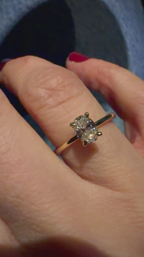 Oval Cut Solitär Diamant Ring (Labgrown Diamond) - 750er Gold