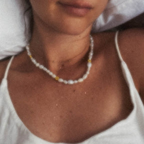 Polly - Halskette aus unregelmäßigen Süßwasserperlen