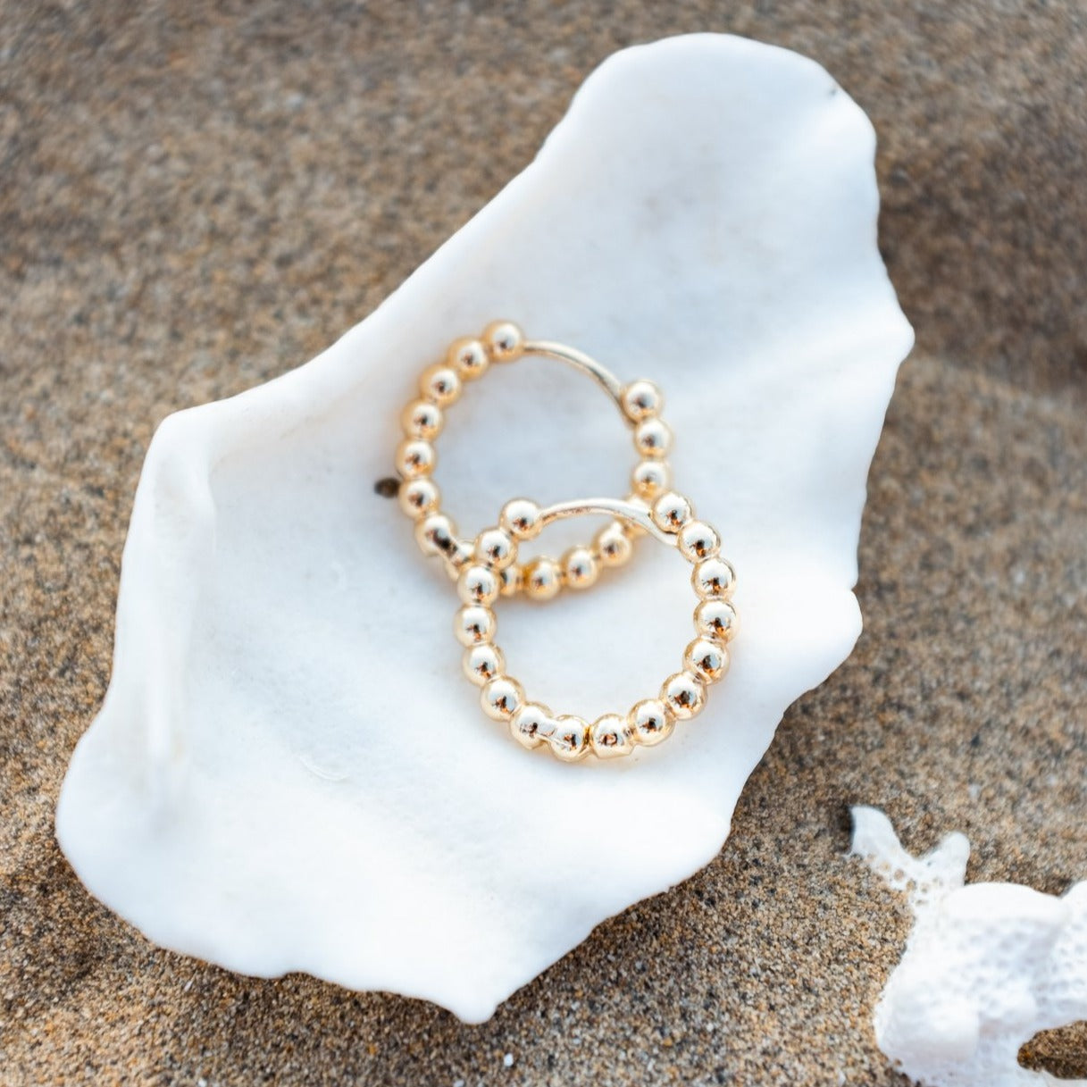 Lala - kleine Dot-Creolen 18 k Gold mikron plated