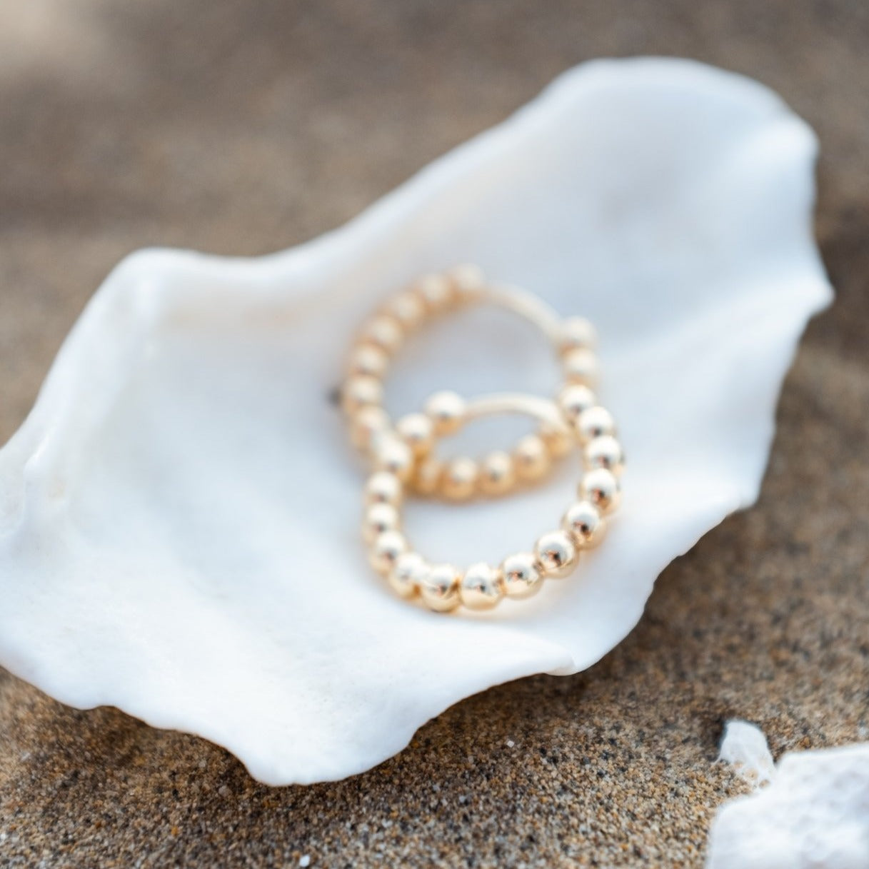 Lala - kleine Dot-Creolen 18 k Gold mikron plated