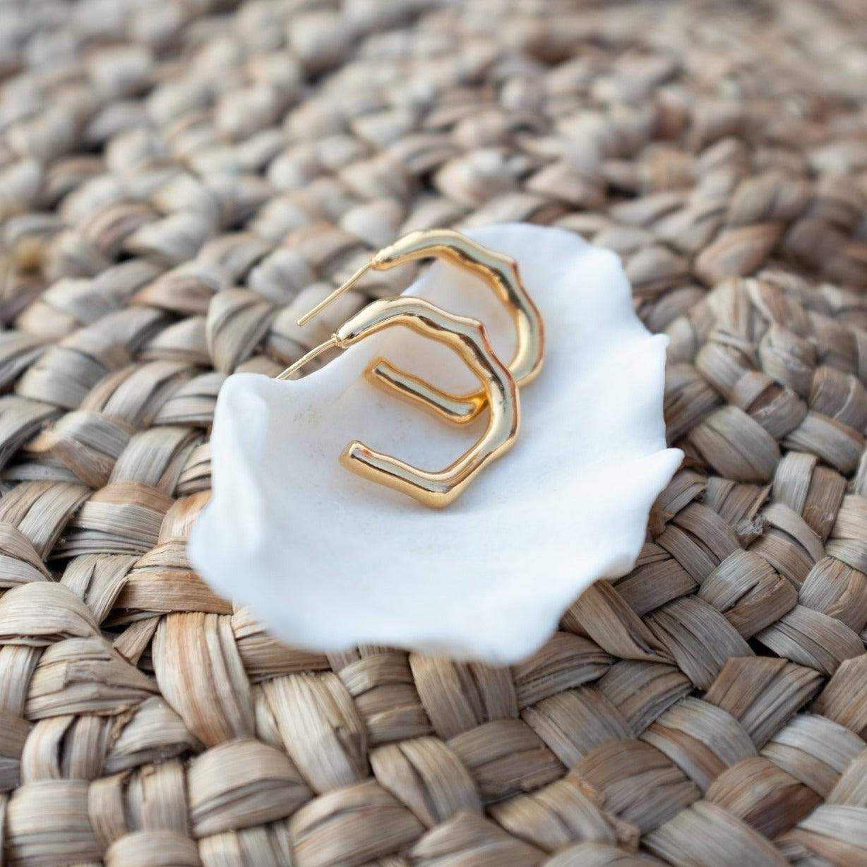 Fey - Wellenförmige Ohrstecker 14 k Gold mikron plated
