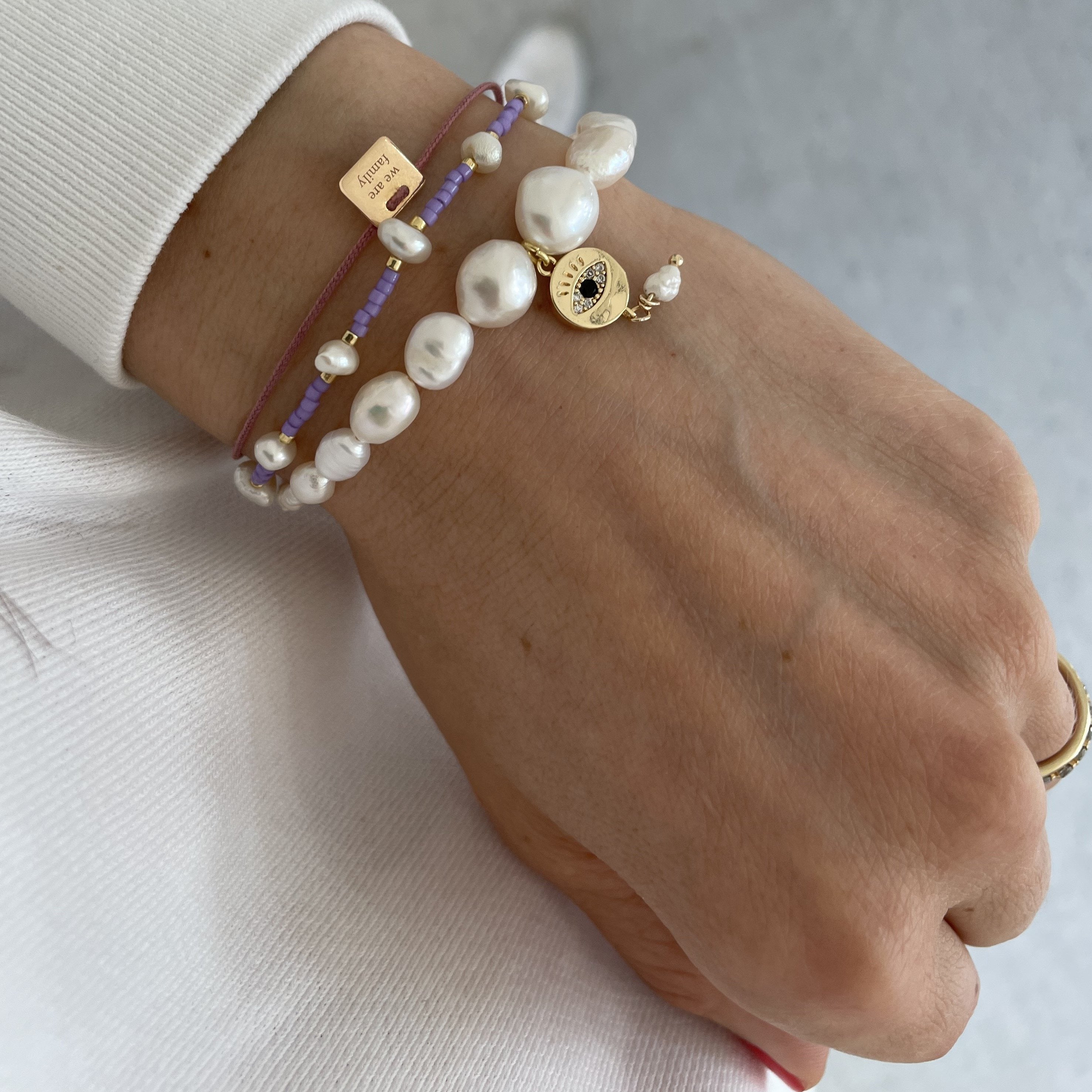 Mika - wasserfestes Süßwasserperlen-Armband mit bunten Perlen