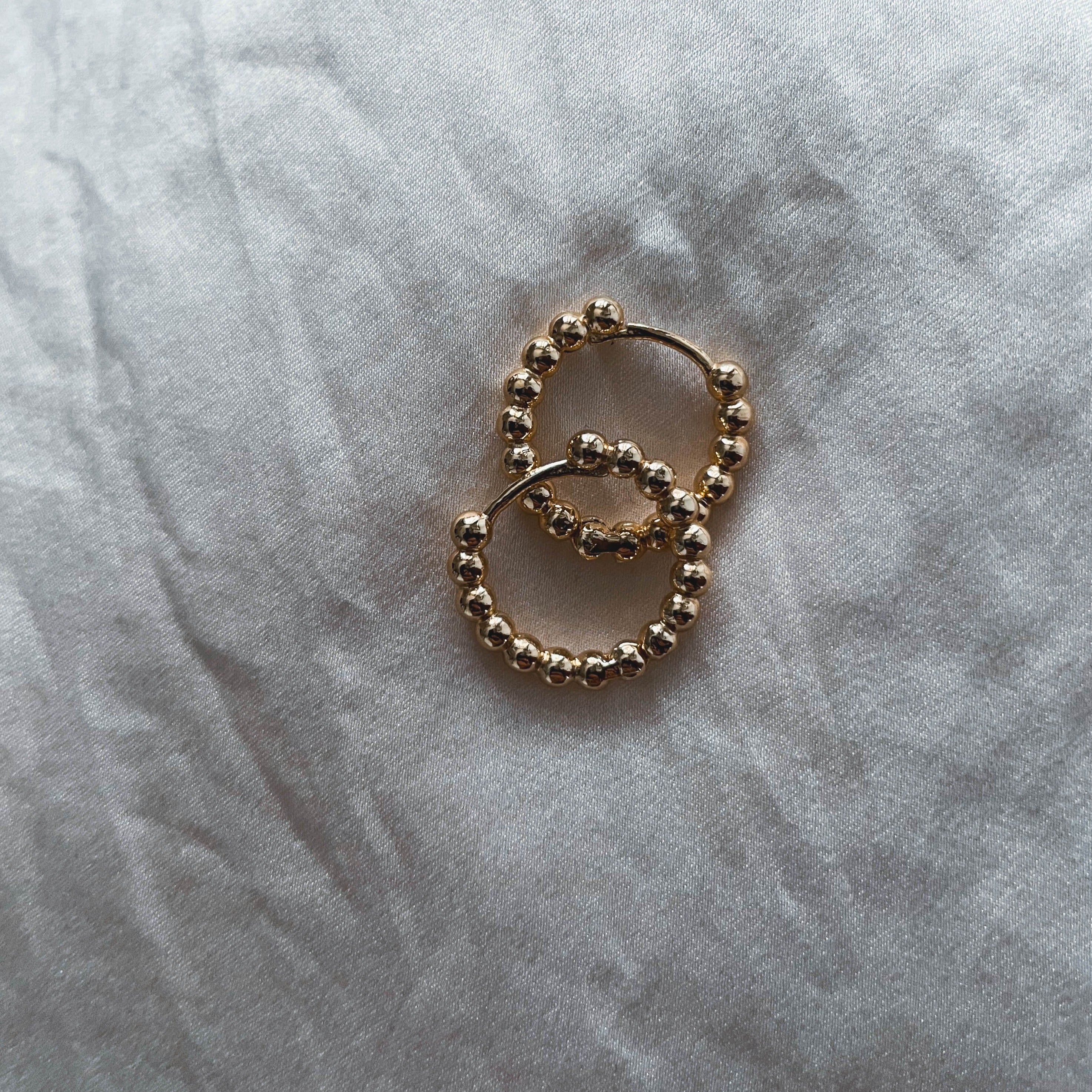 Lala - kleine Dot-Creolen 18 k Gold mikron plated