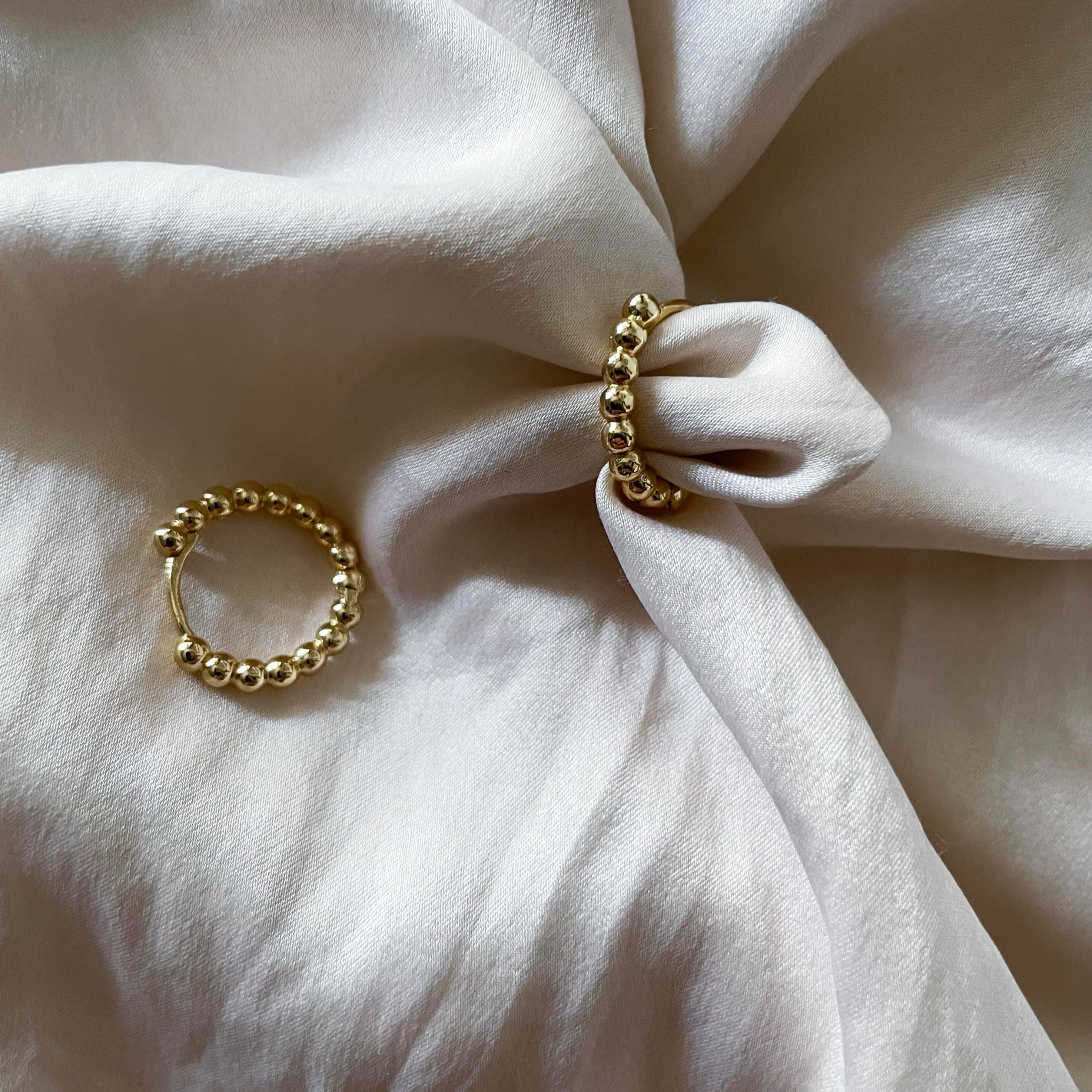 Lala - kleine Dot-Creolen 18 k Gold mikron plated