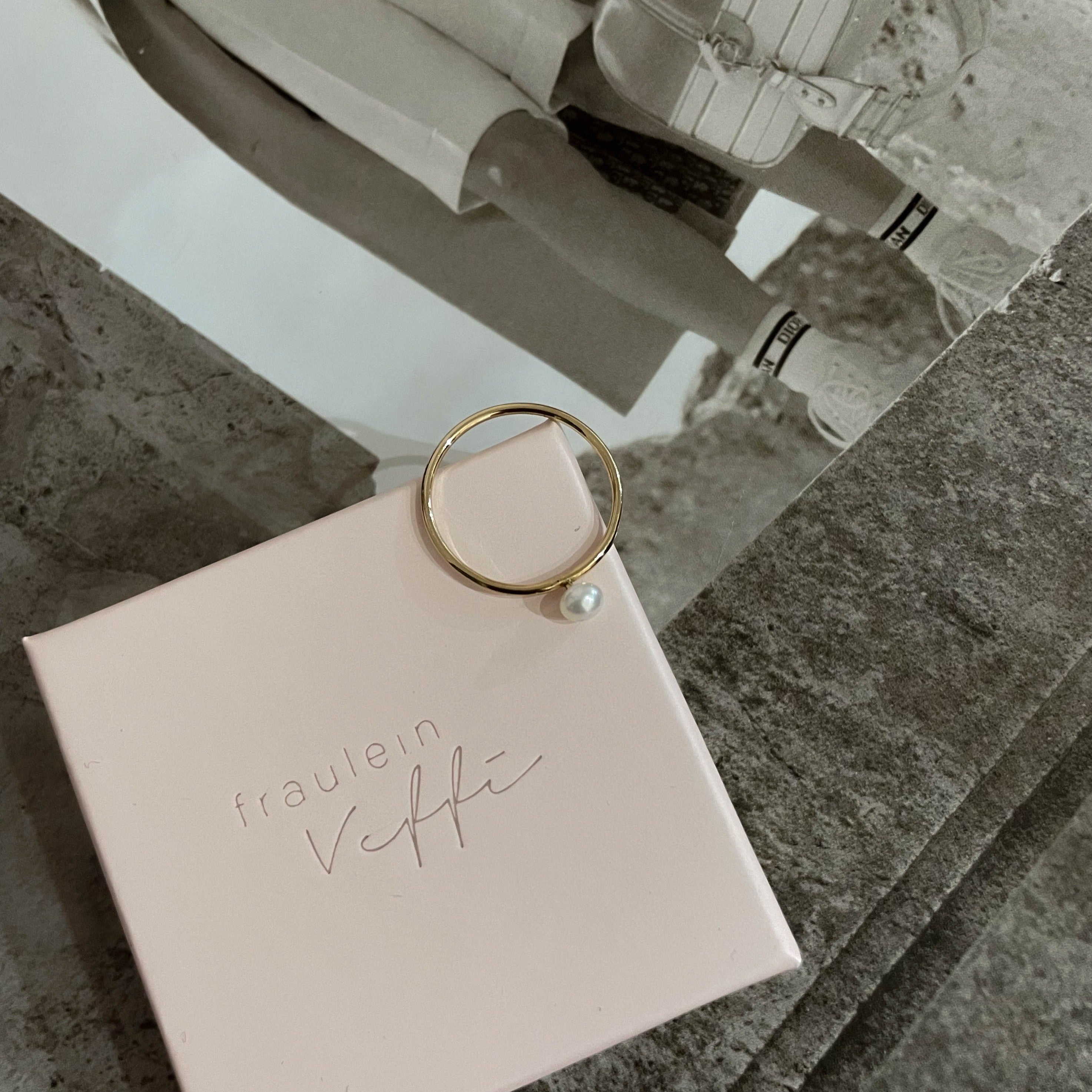 Coco - zarter Ring mit echter Süßwasserperle