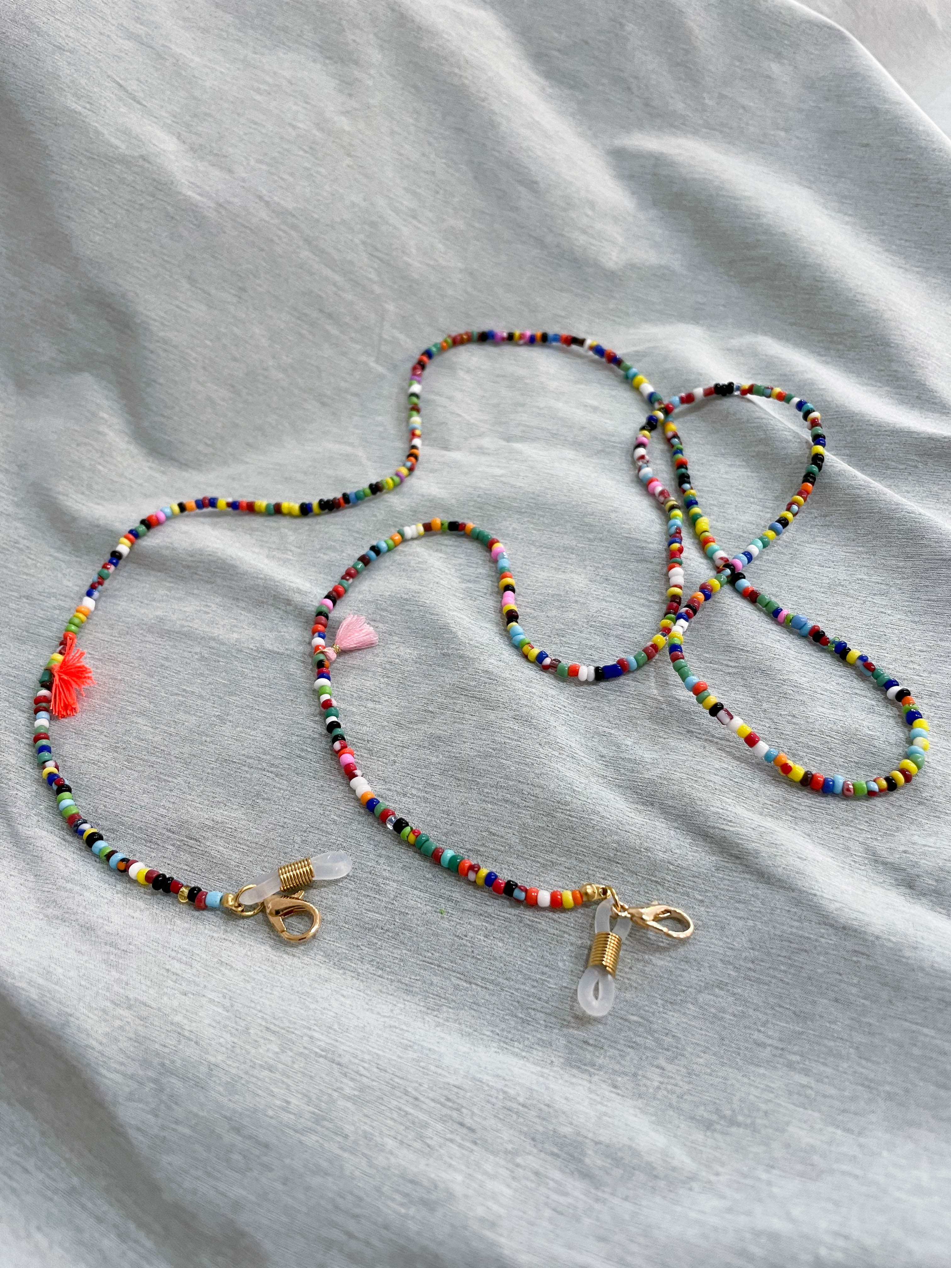 Bunte Masken-/Brillenkette