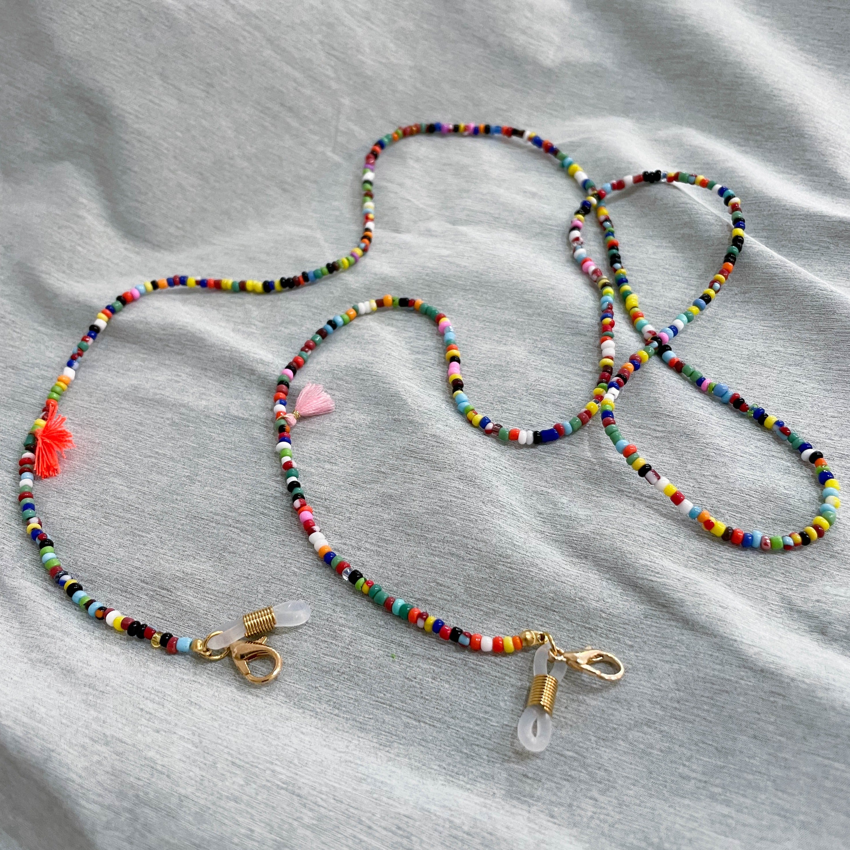 Bunte Masken-/Brillenkette
