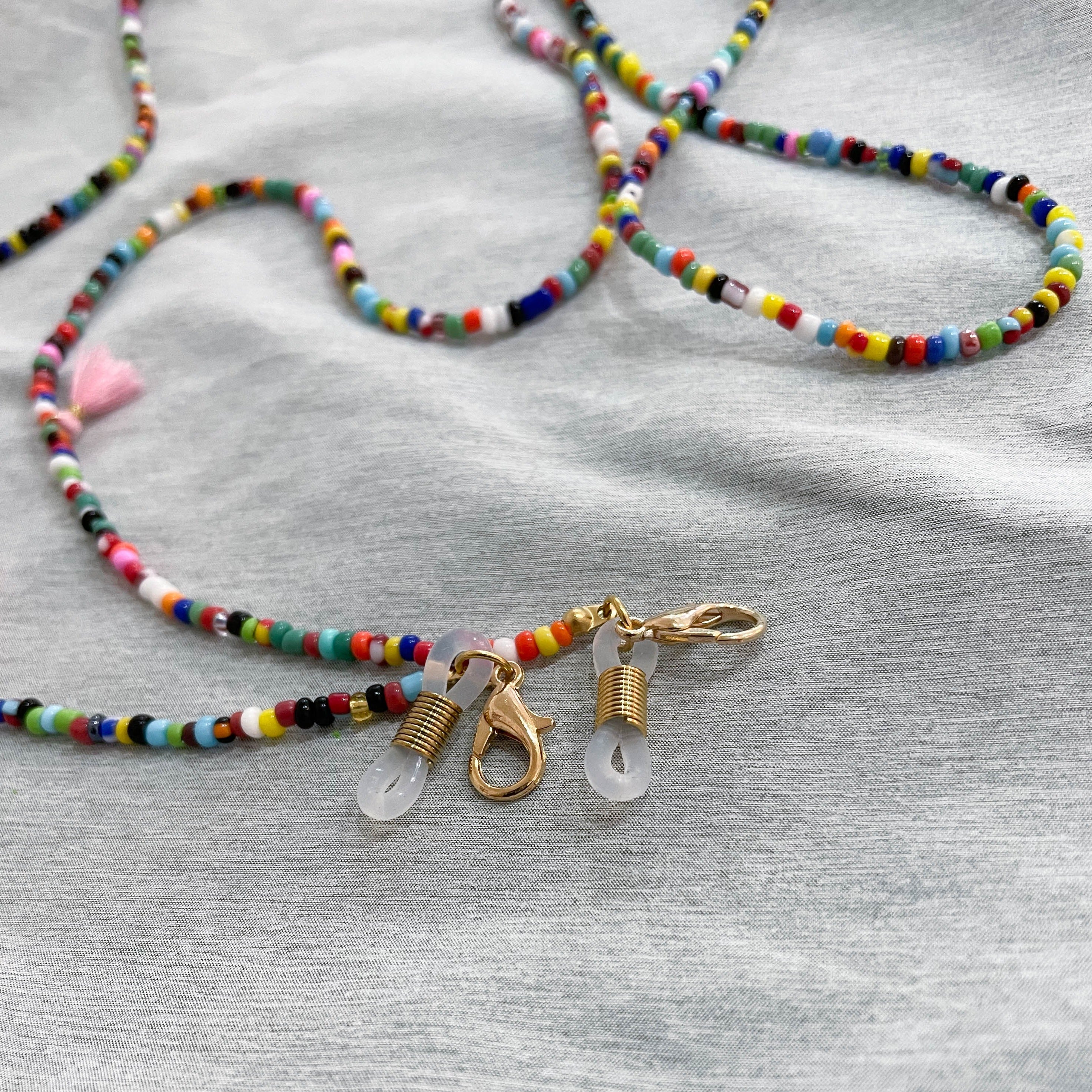 Bunte Masken-/Brillenkette