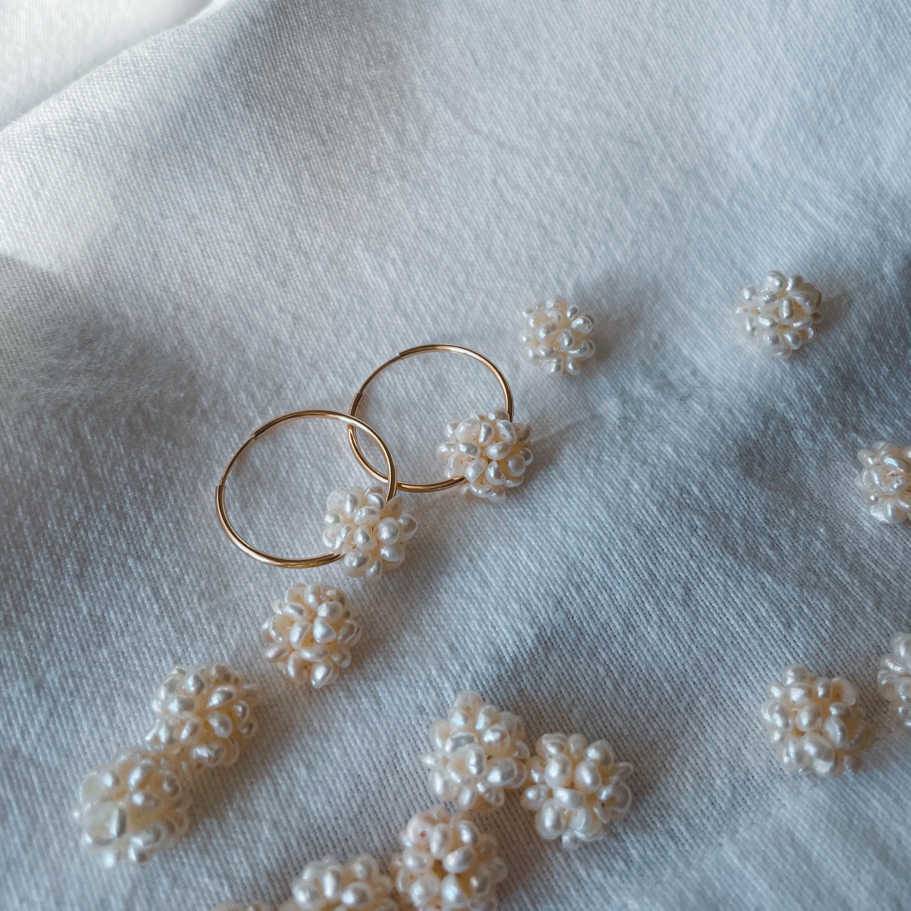 Set: Creolen Anna mit Perlenblumen