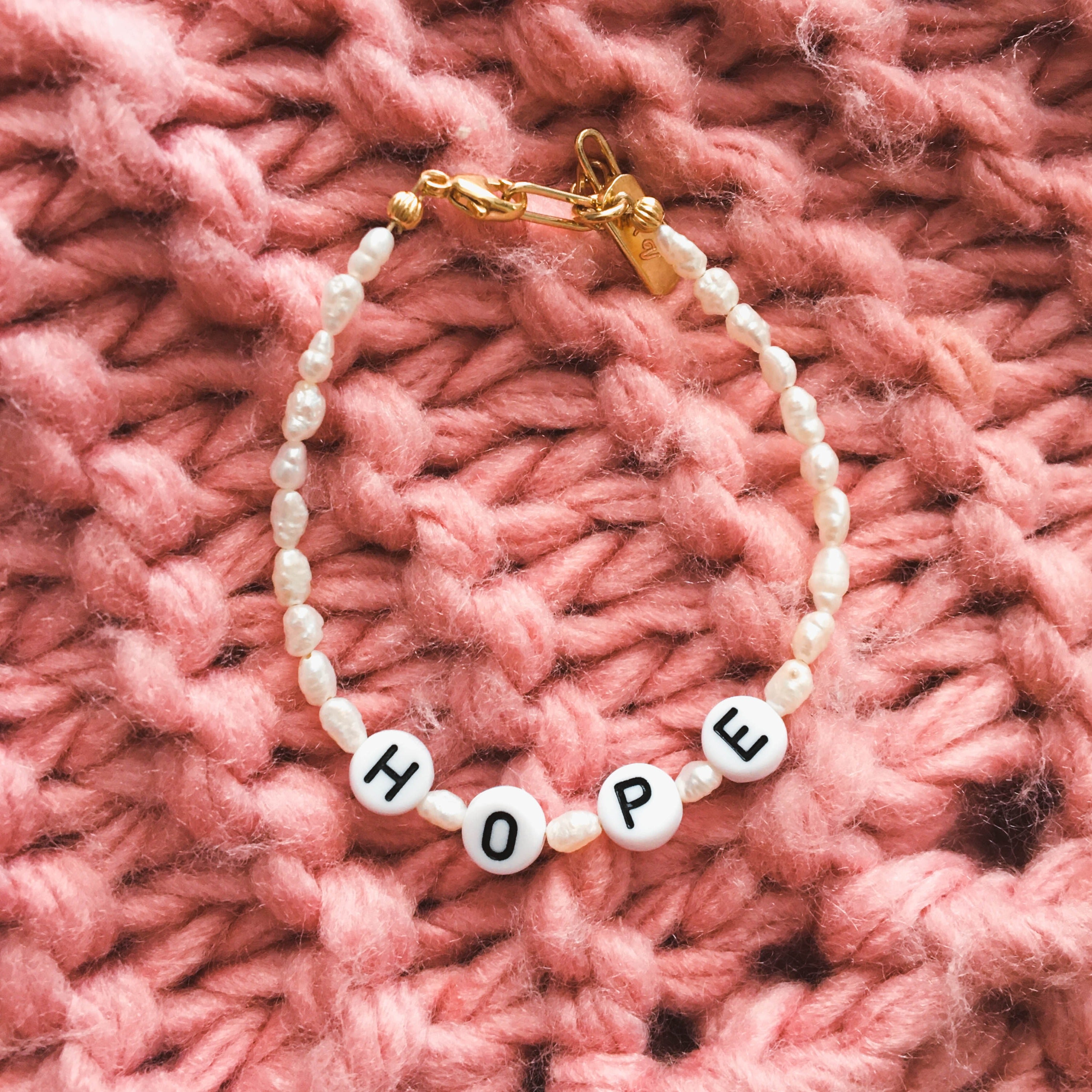 Hope - Süßwasserperlen-Armband