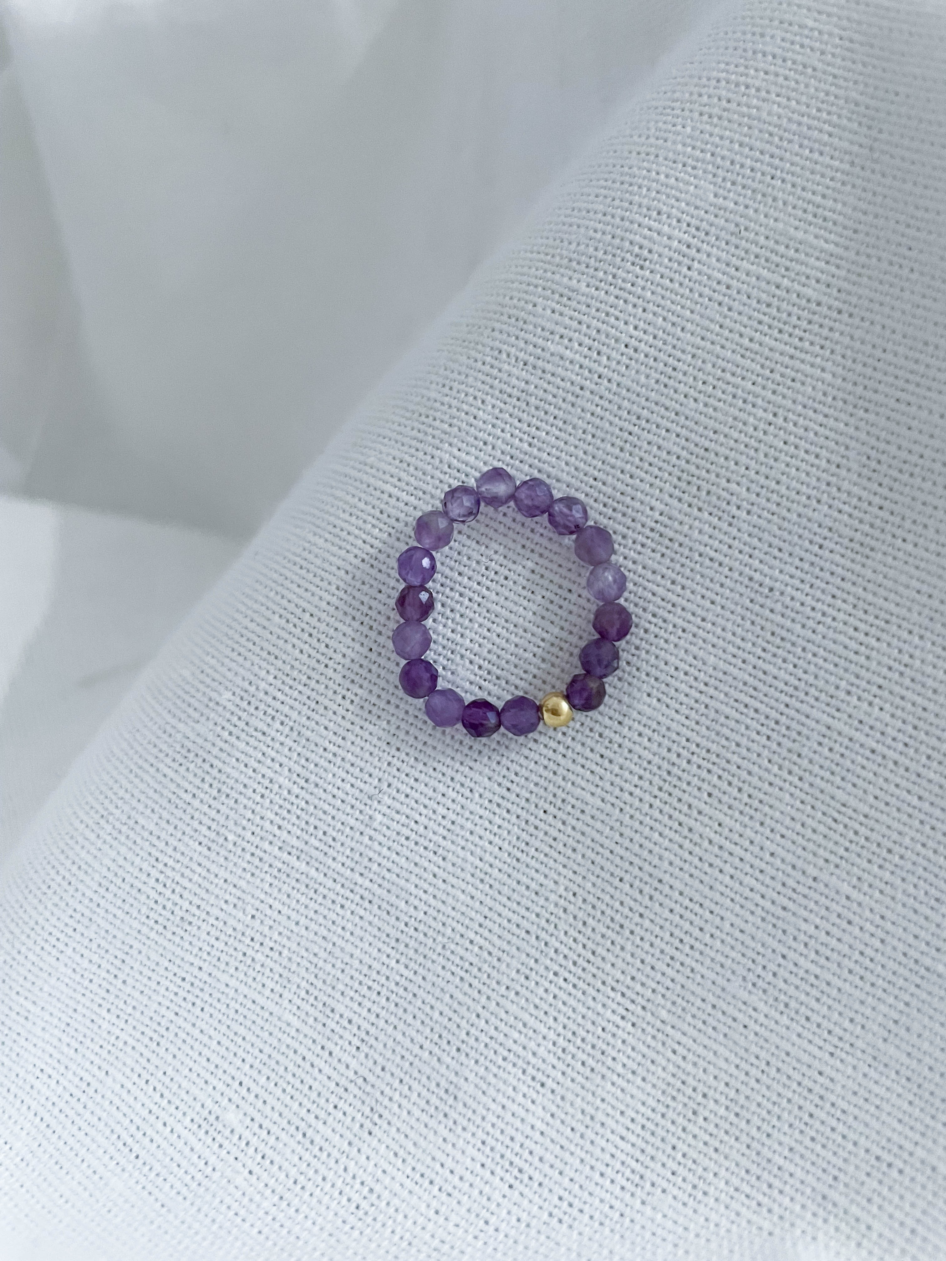 Edelstein - Ring in verschiedenen Heilstein-Varianten